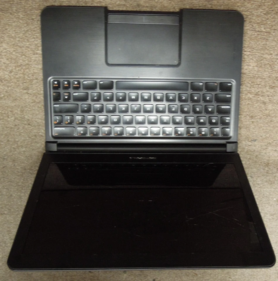 Motorola Altrix Lapdock sin probar con LCD agrietada para reparación 0413-02M Foto 2 de 4