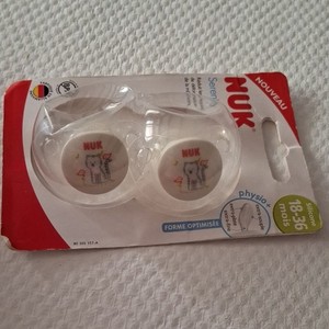 NUK Serenity Plus lot de 2 sucettes silicone orthodontiques 18-36 mois blanc
