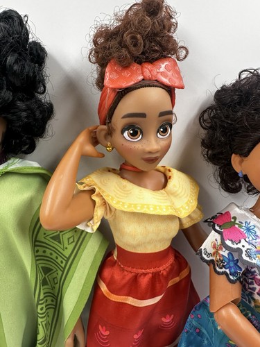 Muñecas Disney Encanto Mirabel cantando Dolores Bruno Madrigal figuras familiares - Imagen 3 de 5