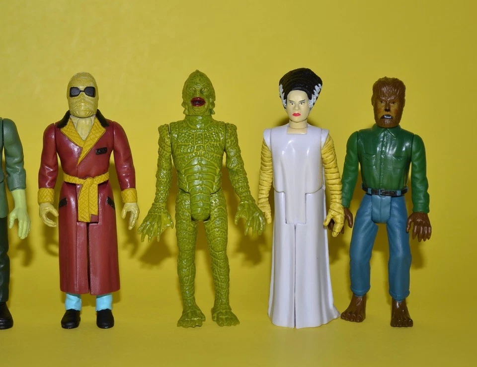 Super7 ReAction UNIVERSAL MONSTERS SET Frankenstein, Dracula, Phantom, Wolf Man - Image 3 of 3