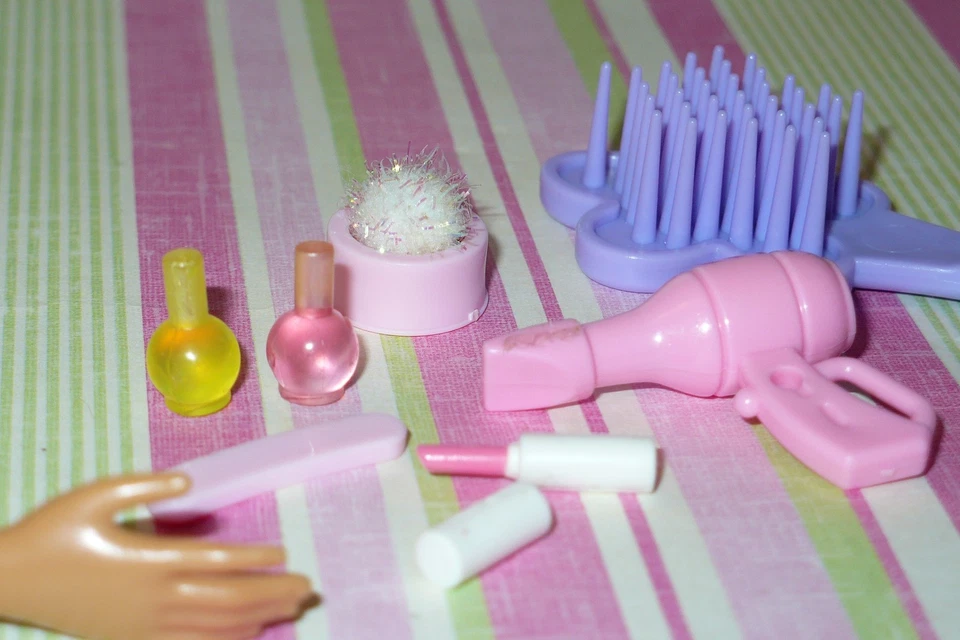 Accesorios para muñecas Barbie Mattel ~ Wee 3 Friends ~ Stacie Sleepover ~ MAQUILLAJE PELO Foto 2 de 4
