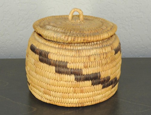 Native American Vintage Papago Lidded Basket Lighting Bolt Design - Picture 3 of 8