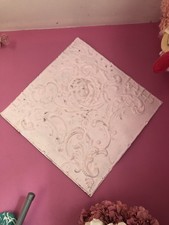 Carrelage de plafond en étain avec chérubin