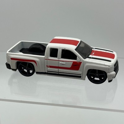 Hot Wheels Chevy Silverado weiß HW Hot Trucks 10/10 Diecast 1/64 6a Kombi Portofrei
