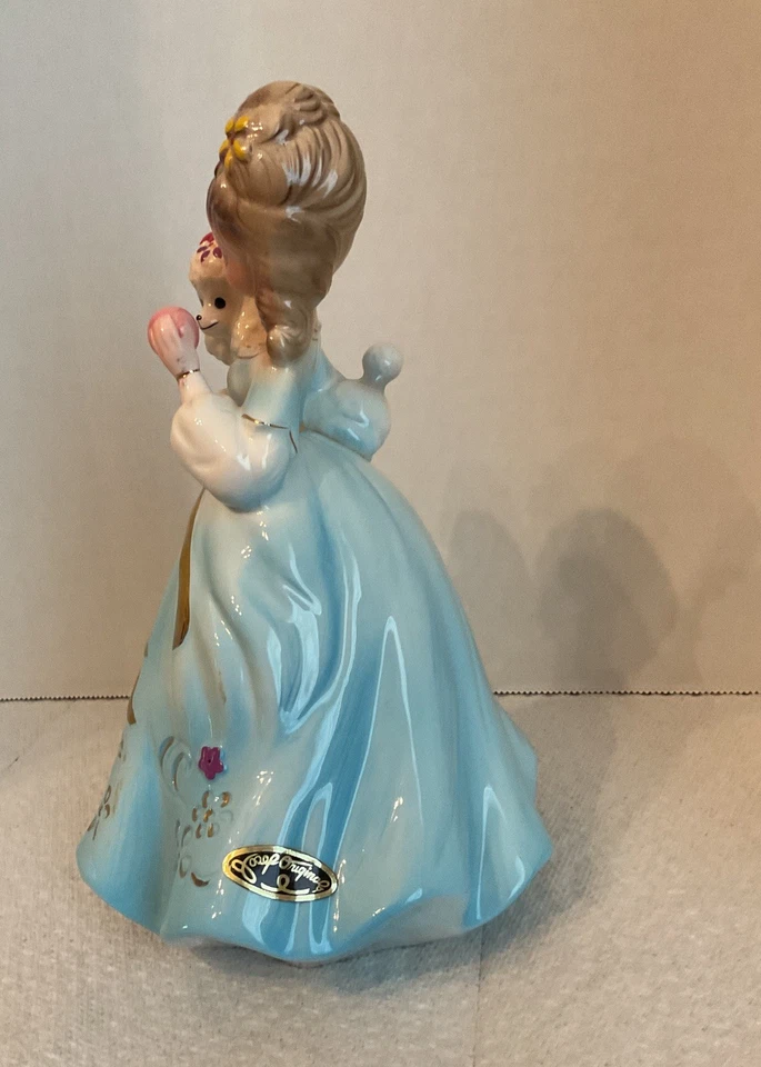 Josef Originals Retro Niña Con Vestido Azul Y Un Perro Pequeño Foto 4 de 4