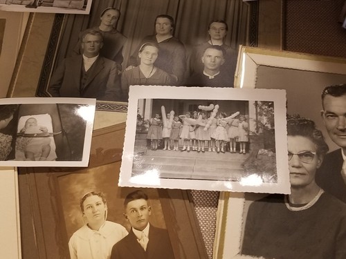 100 Vintage PHOTOGRAPHS Cabinet Cards Portraits Old School Photos More - Lot B - Picture 12 of 16