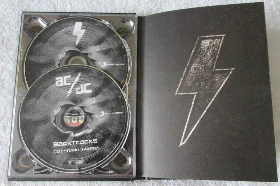 AC/DC - Backtracks *2CD+DVD-Box* (Angus Young) - Bild 3 von 4