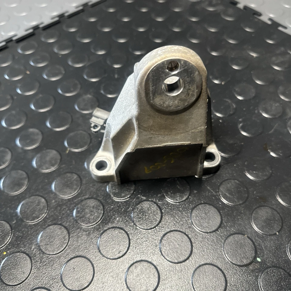 Lexus GS350 2006-2011 tracción trasera delantero izquierdo lado del conductor soporte de montaje del motor Foto 3 de 4