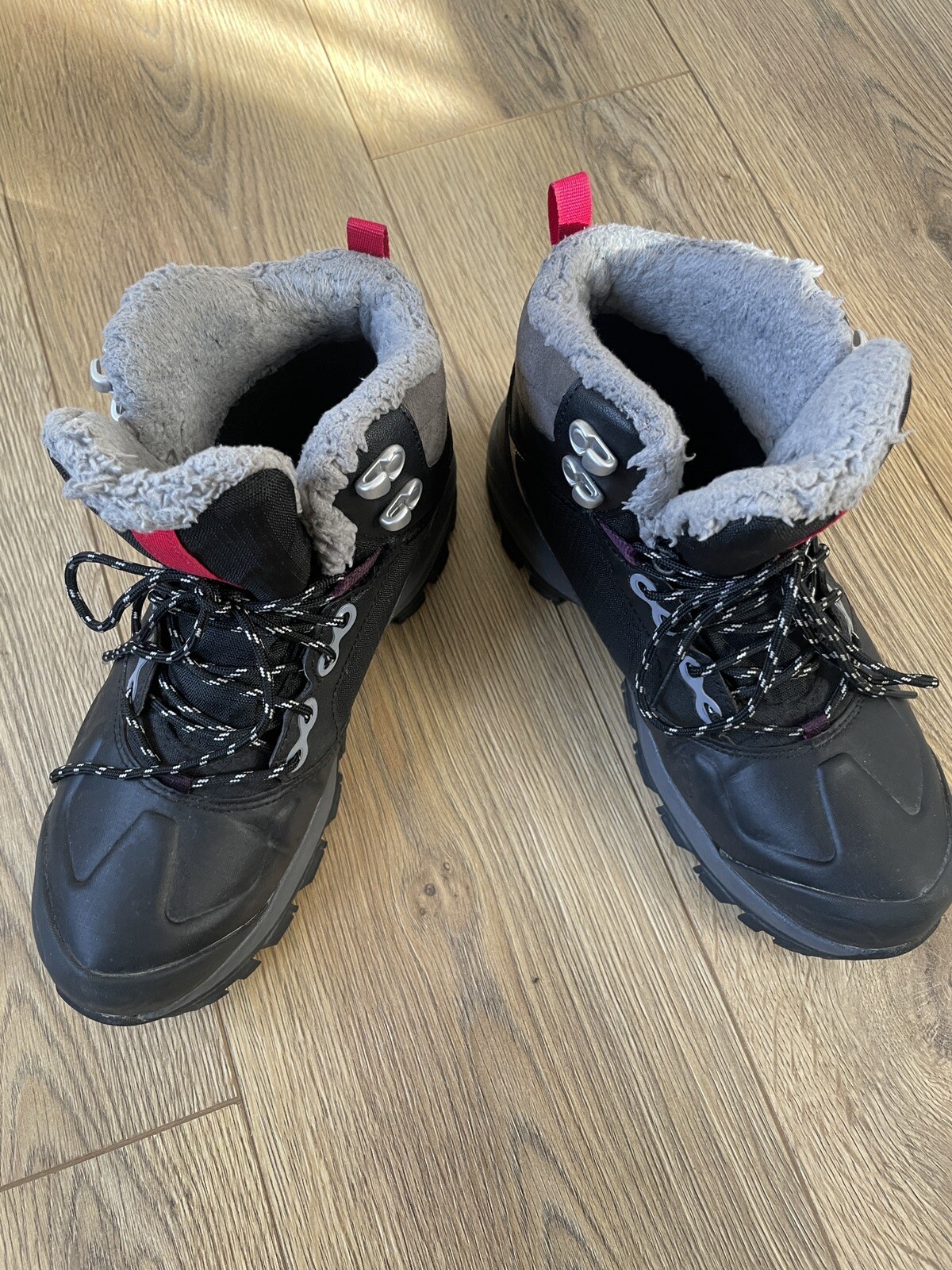 QUECHUA, DECATHLON, MOUNTAIN, WATERPROOF HIKING BOOTS, WOMEN, Size 6