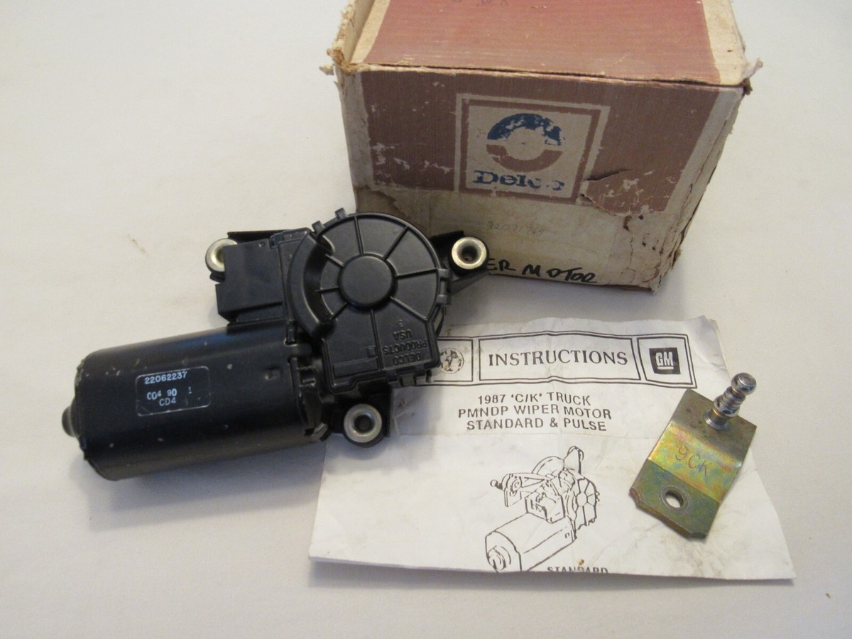NOS 1988-02 Chevy GMC C/K 1500 Blazer 454 SS Windshield NOS 1988-02 Chevy GMC C/K 1500 Blazer 454 SS Windshield