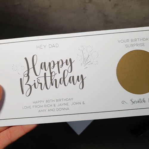 Cupón de regalo personalizado de cumpleaños tarjeta de rasguño revelación sorpresa de cumpleaños personalizada - Vídeo 1 de 1
