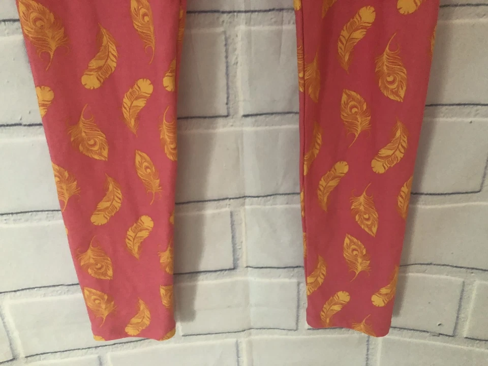 Леггинсы LuLaRoe однотонные розовые с желтыми павлиньими перьями OS один размер длинные - Изображение 3 из 4