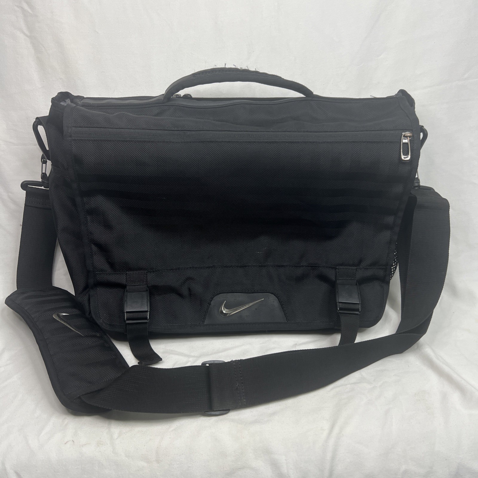 Nike Black Departure Laptop Nylon Messenger Shoulder Bag Tra