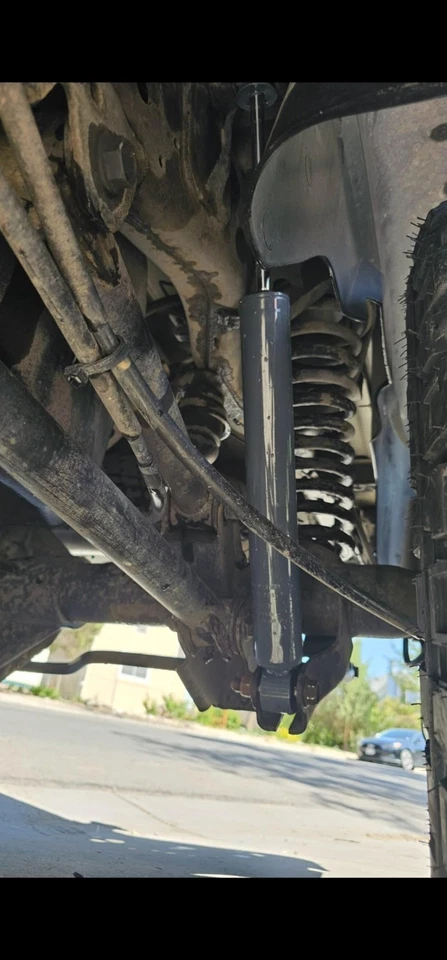 Amortiguadores traseros para Ram 1500 2011-2018 4x4 con elevación de 4-6" / Ram1500 Classic 19-24 Foto 3 de 4