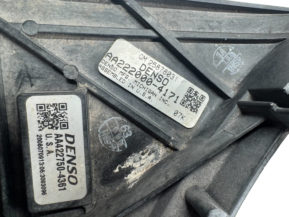 Conjunto de ventilador de refrigeración Cadillac CTS 2008-2014 con cubierta original OEM AA2220004171 Foto 2 de 4