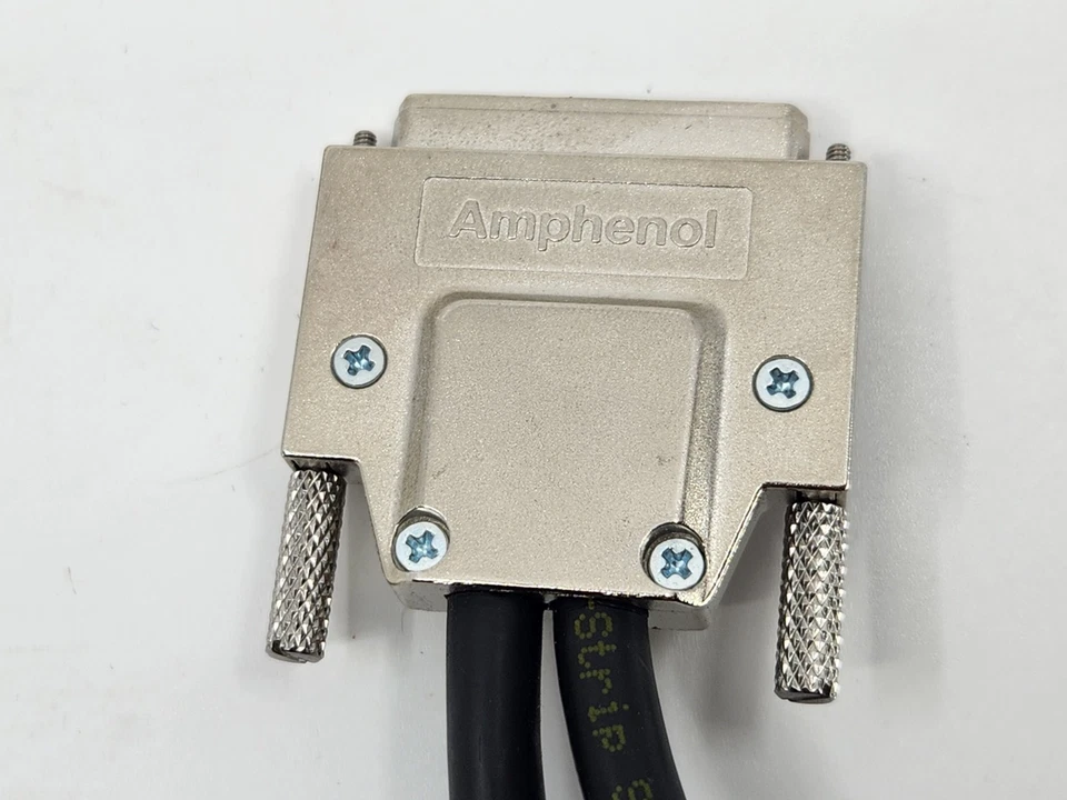Cable divisor NVIDIA Amphenol VHDCI a Quad DVI CN-0F908M-48570 Spectra-Strip Foto 3 de 4