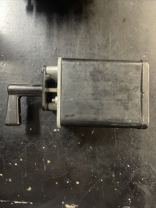 GE General Electric 16SB1B7X2 AUX CONTROL SWITCH 373