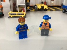 LEGO City GARAGE SET 7642 with Instructions