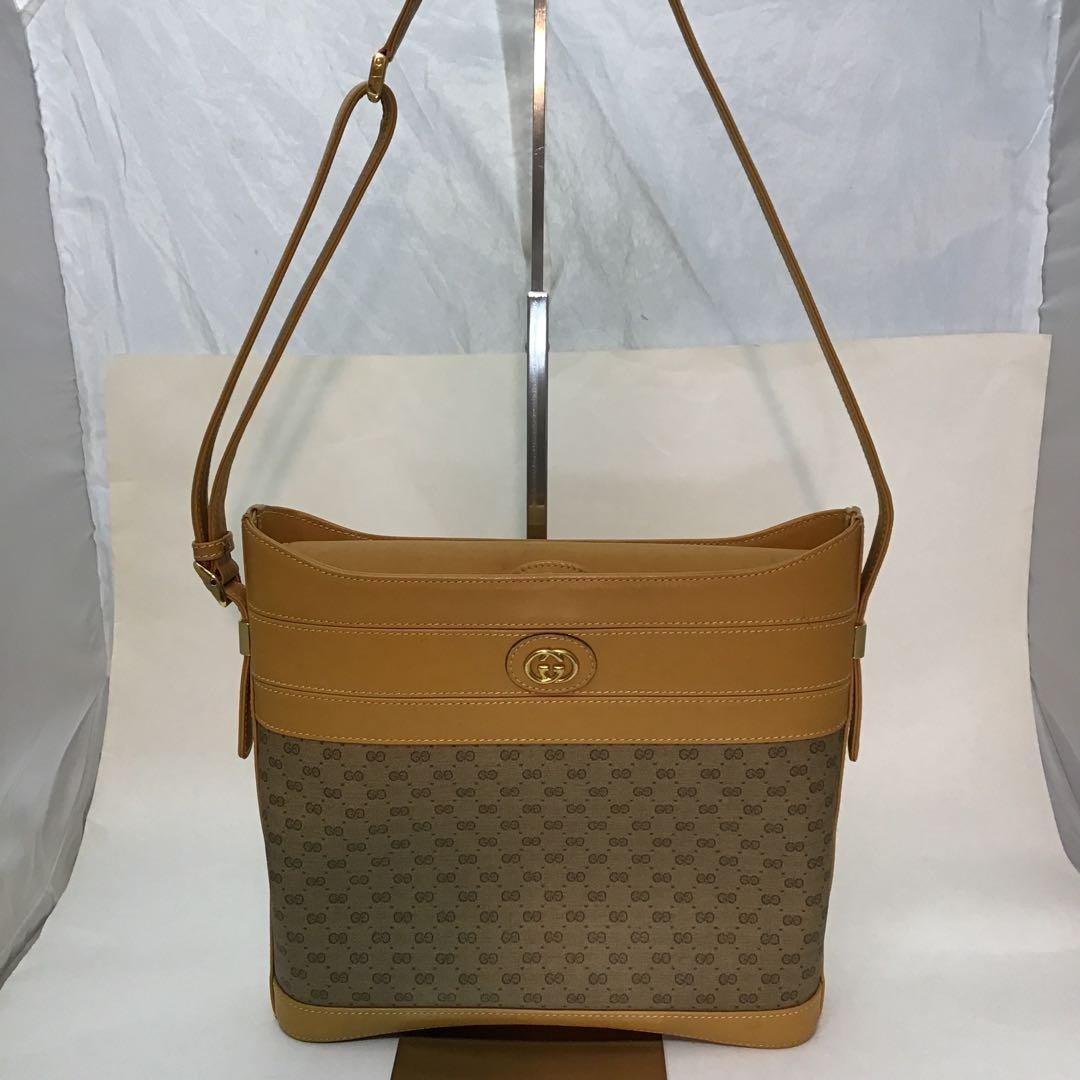 GUCCI Micro GG Shoulder Bag in Black 001.109.0579 DDU