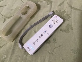 Wii nintendo console & accessories, remote, wheels, nunchuck, power cord,, works