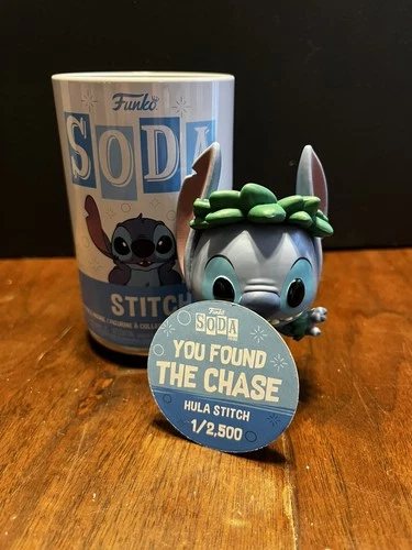 Lilo & Stitch: Stitch Vinyl Funko Soda Figure Hula Stitch CHASE