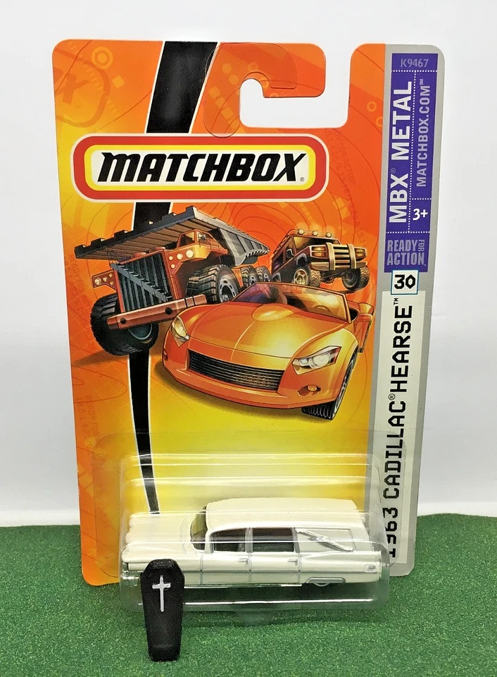 Cadillac Fúnebre MATCHBOX Blanco Metálico '63 2007 en Tarjeta, Ataúd, Diorama, Man Cave Foto 2 de 4