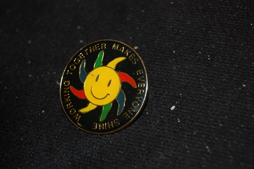 Working Together Makes Everyone Shine Lapel Pin Yellow Smiley Face - Picture 2 of 4