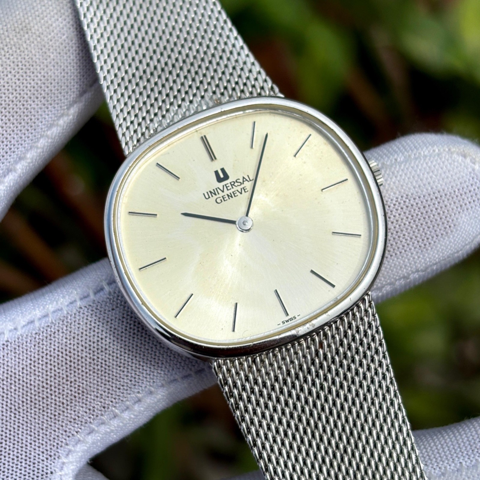 Vintage Universal Geneve "Ellipse" Sunburst Dial Manual Wind Swiss Watch 842125 image 4