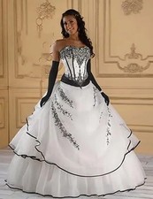 Black And White Gothic Wedding Dresses Sweetheart Bridal Gowns Appliques Vintage