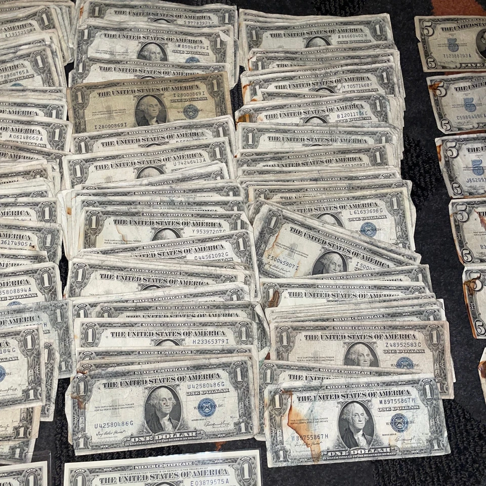 Estate Lot of 230x $1 and 22x $5 Silver Certificate Banknotes - $340 FV Total - Image 3 of 4