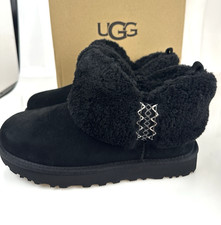 UGG Women's Black Ultra Mini Braid Boots Size 6 Genuine Shearling  NEW In Box
