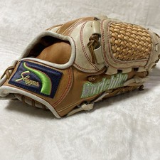 Slugger Signed Baseball Glove from Yakult Swallows Norichika Aoki