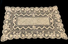 Vtg  Bedfordshire SILK MALTESE Lace Tray Cover/Placemat  11” X 17”