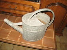 ancien arrosoir en zinc