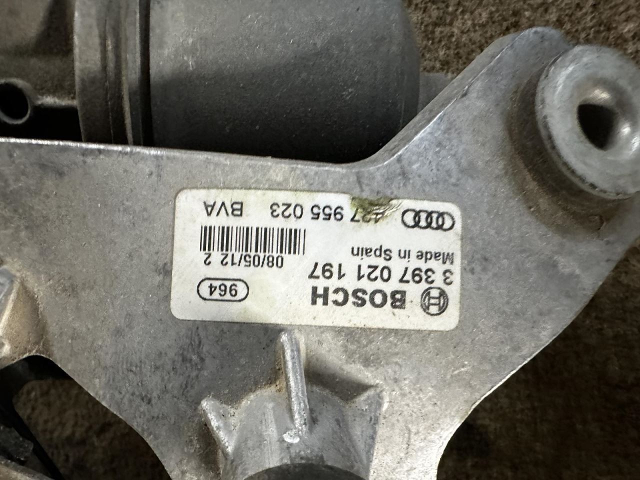 Driver Left Windshield Wiper Motor Convertible Fits 11-15 AUDI R8 1224230