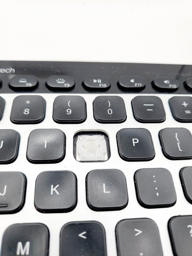 Logitech K811 Wireless Keyboard - Picture 4 of 7
