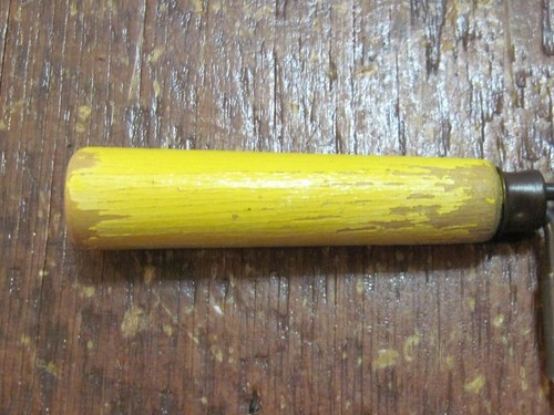 VTG POTATO VEGETABLE CRINKLE CUTTER SLICER YELLOW WOOD HANDLE KITCHEN GADGET OLD - Picture 5 of 12