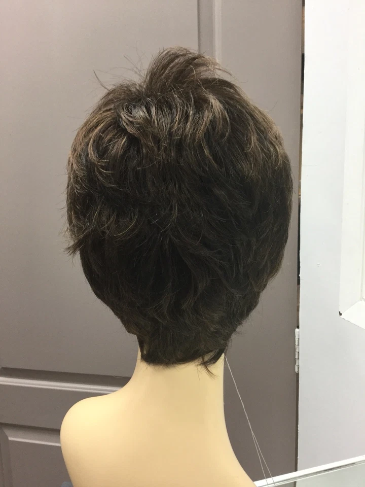 Gabor Confidence 短花边前精灵假发,GL4/8 黑巧克力/棕色 — 第 4/4 张图片