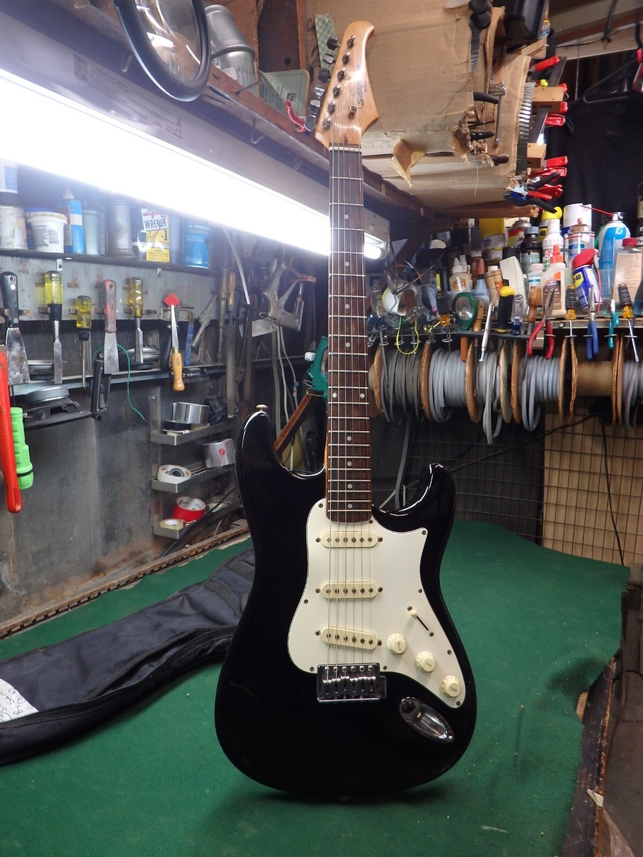 Vintage Silvertone By Samick Stratocaster Electric Guitar Black