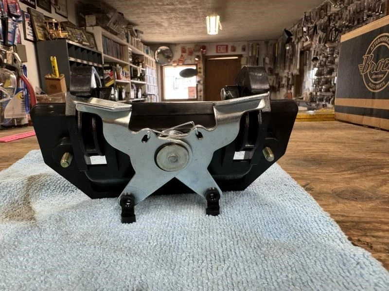 Trunk/Hatch/Tailgate Fits 86-97 NISSAN PICKUP 18348 - Image 3 of 4