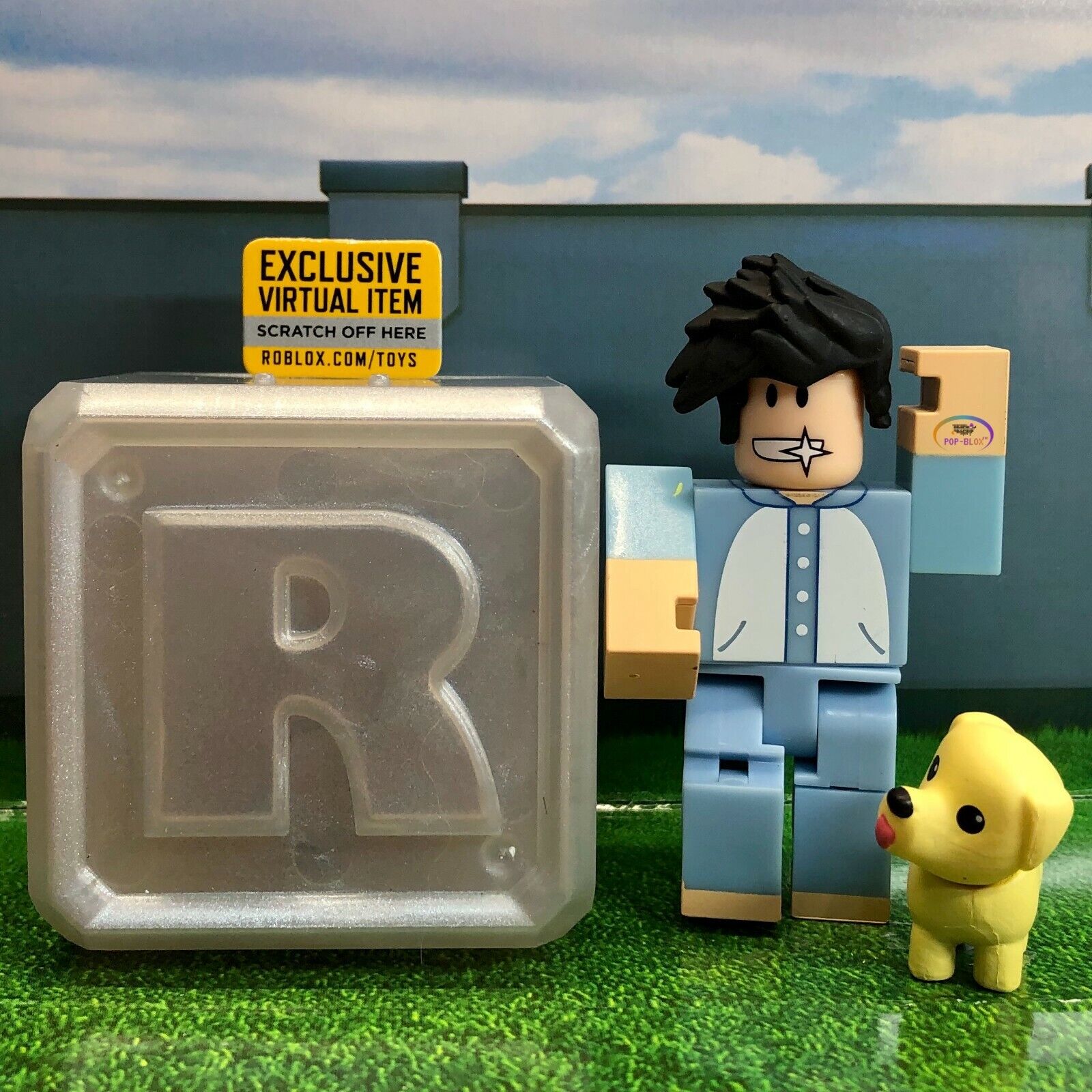 Roblox Celebrity Series 6 Blind Mystery Box Silver Cube Exclusive Virtual  Codes