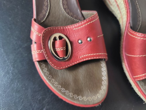 Clarks Women's Sz 6M Artisan 76458 Leather Upper One Strap Buckle Red Sandals - Picture 3 of 9