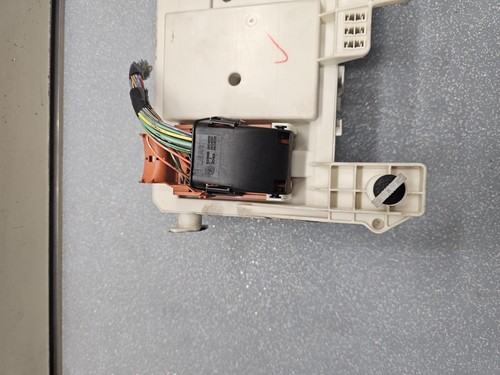 🔥 2004 - 2009 MAZDA 3 BCM FUSE BOX JUNCTION INTERIOR BODY CONTROL MODULE - Picture 6 of 7