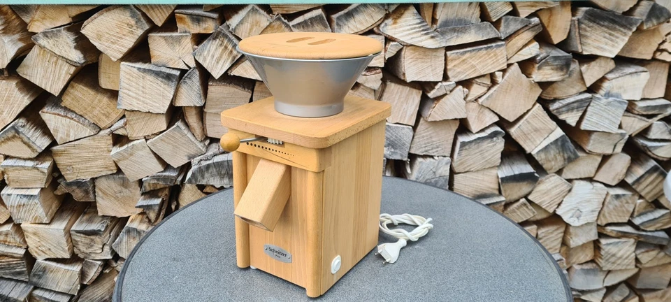 SCHNITZER PICO KORNMÜHLE GETREIDEMÜHLE MÜHLE KORN GETREIDE BUCHE HOLZ ELEKTRISCH - Bild 2 von 4