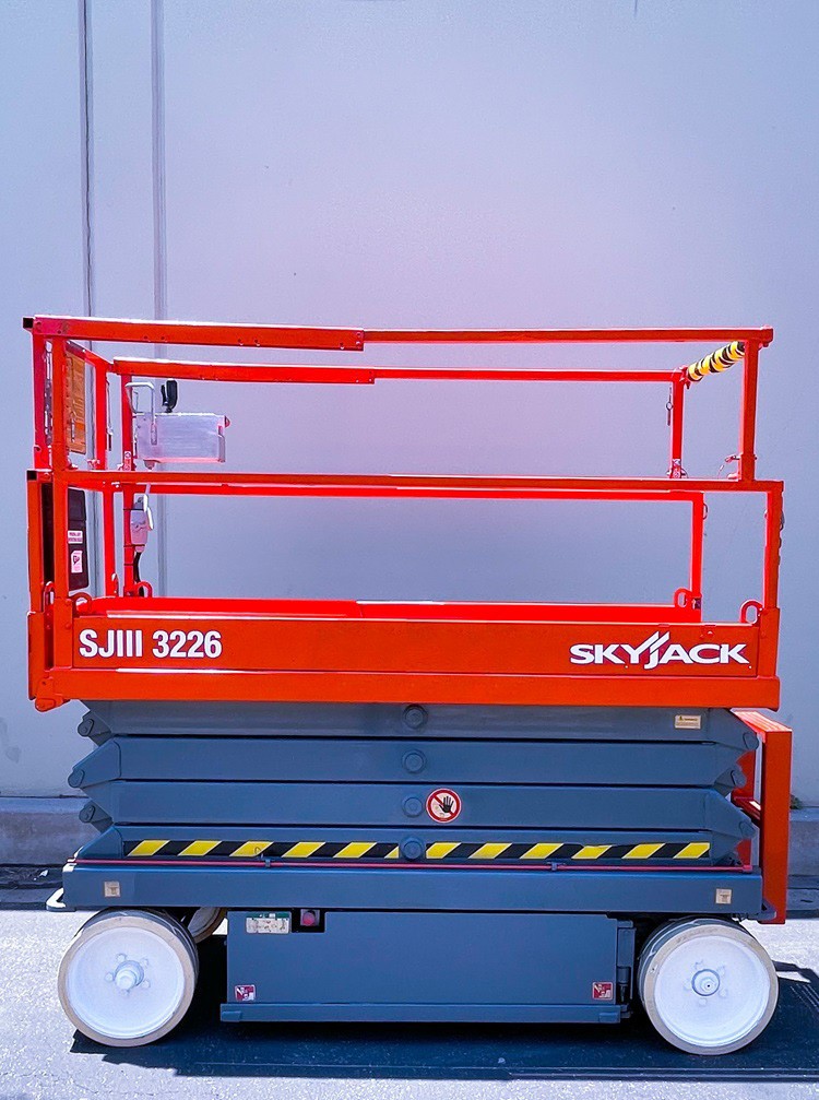 2021 SKYJACK SJIII 3226 / ELECTRIC SCISSOR LIFT / 32 FEET