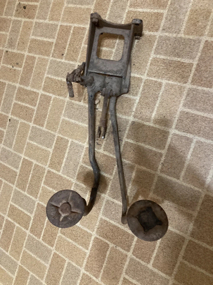 JUEGO DE EMBRAGUE Y PEDAL FRENO FORD MODELO A 1928 29 30 31 ORIGINAL Foto 2 de 4