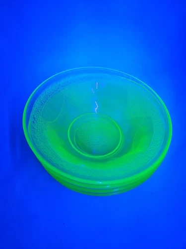 4 Uranium Glass Soup Bowl 1931-1936 Two Birds