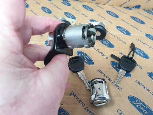 Juego de cerraduras originales Ford para Sierra Mk1 (80/86) con cañón de gasolina - Imagen 3 de 8
