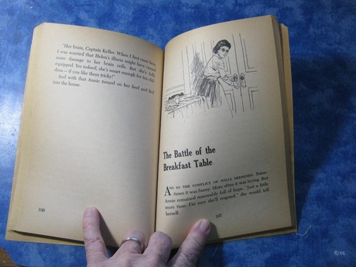 VINTAGE HELEN KELLER'S TEACHER Mickie Davidson SC 1965 Scholastic - Picture 5 of 7