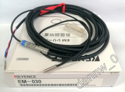 New in box KEYENCE EM-030 Proximity Sensor